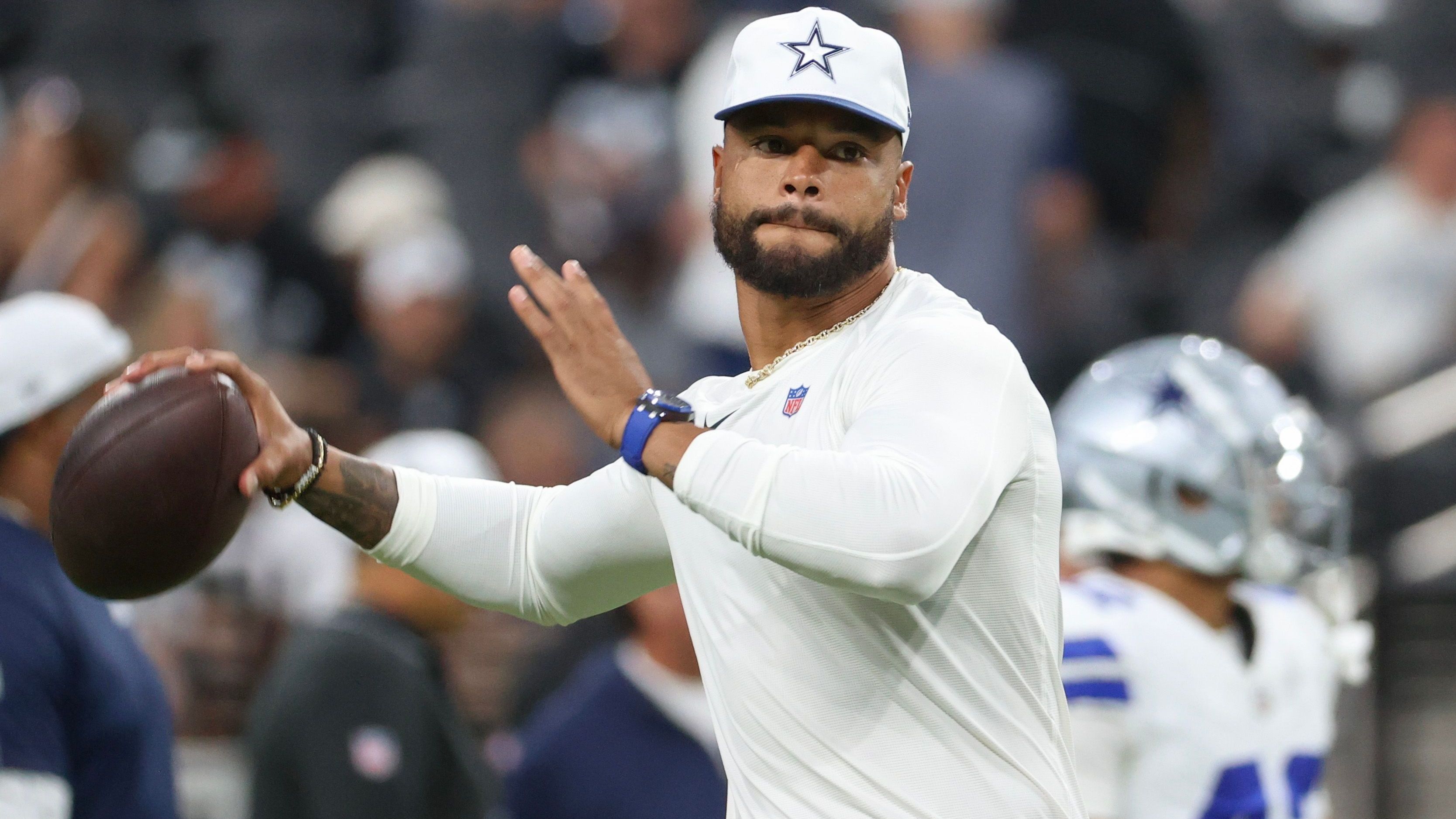 <strong>Dak Prescott (Dallas Cowboys)</strong><br>Die NFL hat einen neuen Rekord-Verdiener! Wie "ESPN" berichtet, hat Dak Prescott bei seinen Dallas Cowboys einen neuen Vertrag unterschrieben, der ihn zum bestbezahlten Football-Spieler aller Zeiten macht. Über vier Jahre soll der Quarterback 240 Millionen Dollar (!)&nbsp; einstreichen, wovon 231 Millionen garantiert sind. Das entspricht einem Jahresgehalt von 60 Millionen US-Dollar.