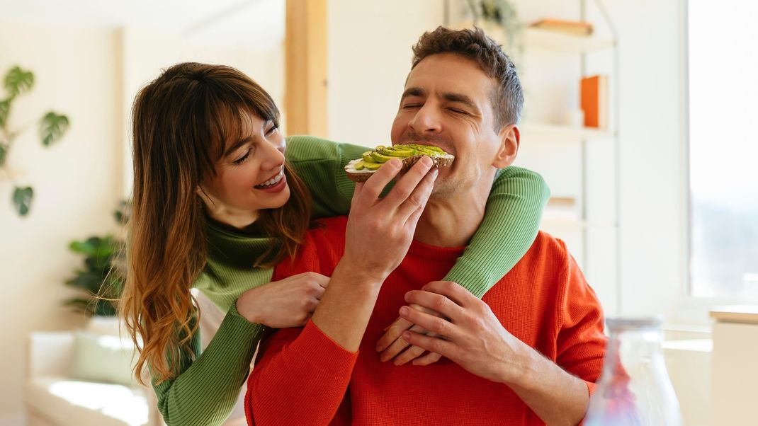 Avocados haben viele Kalorien? Stimmt! Trotzdem können sie das Abnehmen unterstützen. Wir verraten dir, wie