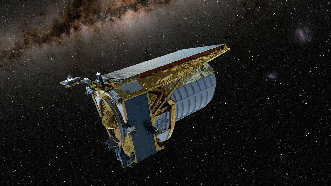 Während die LSST-Kamera den Himmel von der Erde aus abscannt, soll das kürzlich gestartete Teleskop Euklid die Dunkle Materie auf die gleiche Weise vom Weltraum aus aufstöbern﻿