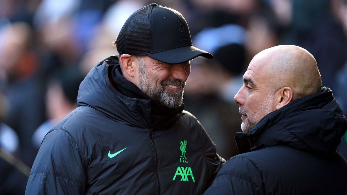 Manchester City v Liverpool - Premier League - Etihad Stadium Manchester City manager Pep Guardiola (right) and Liverpool manager Jurgen Klopp ahead of the Premier League match at the Etihad Stadiu...