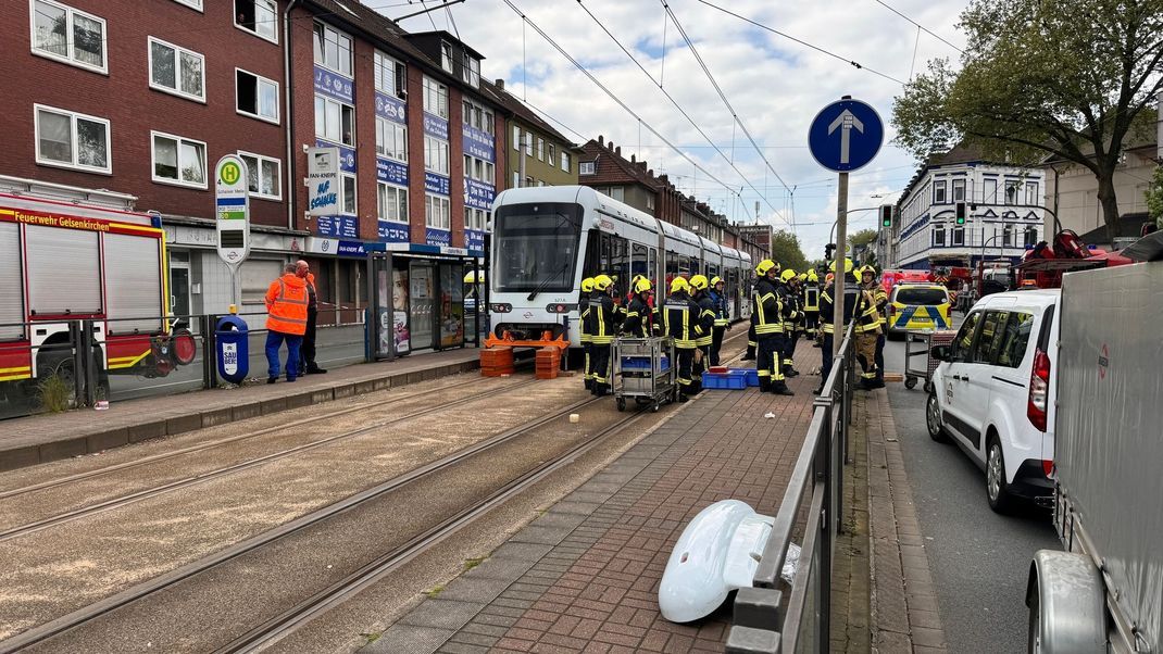 Bei einem Unfall mit einer Straßenbahn ist in Gelsenkirchen ein achtjähriger Junge ums Leben gekommen.