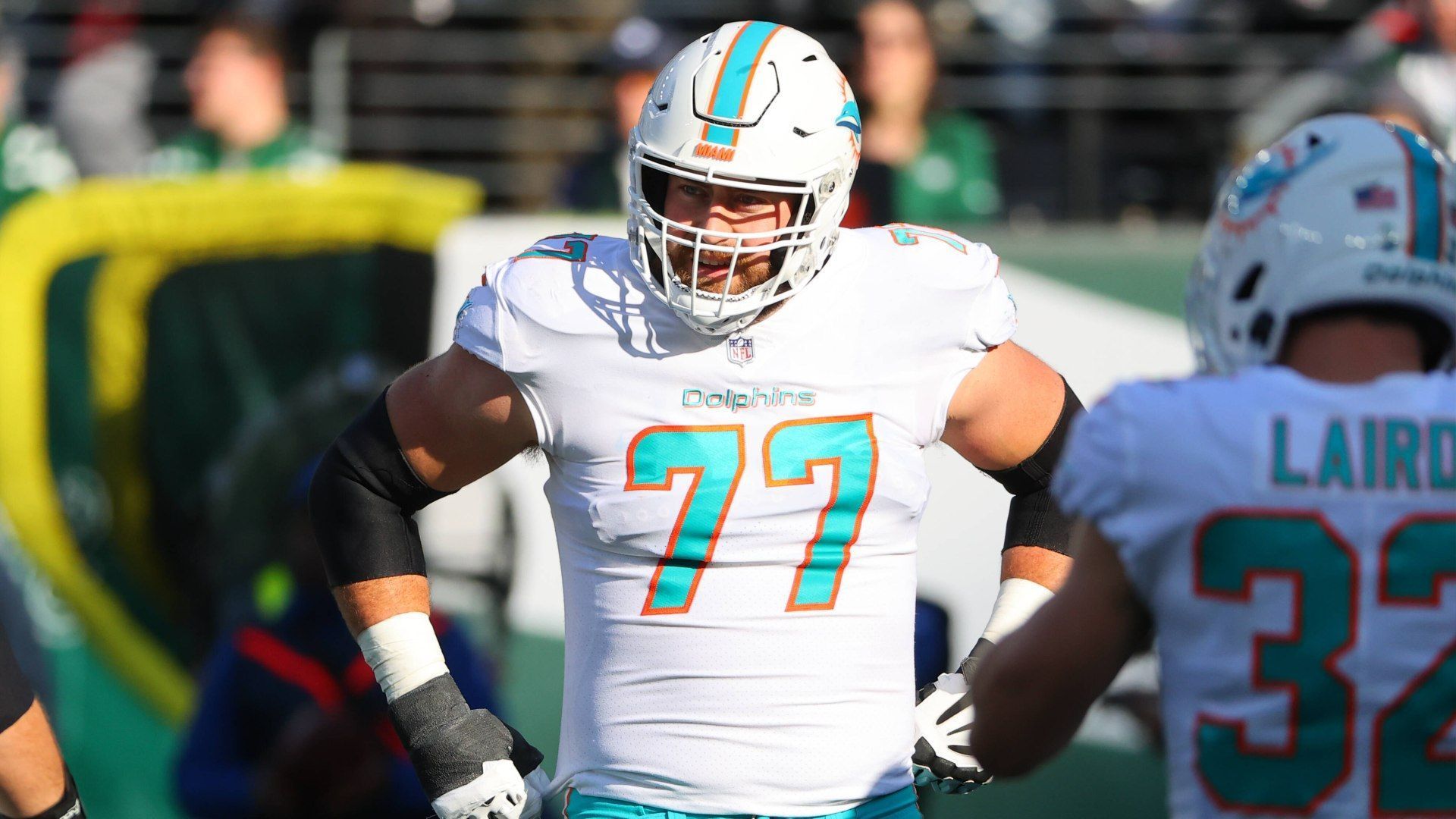 
                <strong>Miami Dolphins: Jesse Davis (Offensive Tackle) </strong><br>
                &#x2022; Cap Hit 2022: 4.610.000 US-Dollar - <br>&#x2022; Einsparung bei Entlassung: 3.610.000 US-Dollar - <br>&#x2022; "Dead Money": 1.000.000 US-Dollar <br>
              