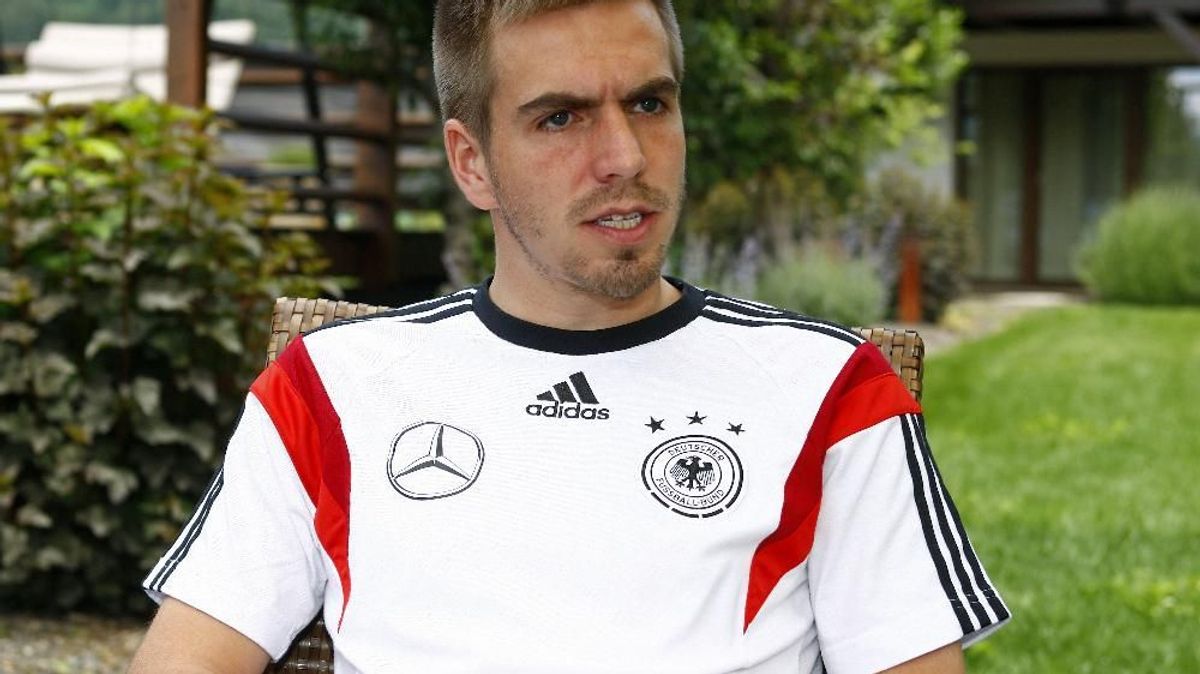 Lahm sieht sich als Mittelfeldspieler