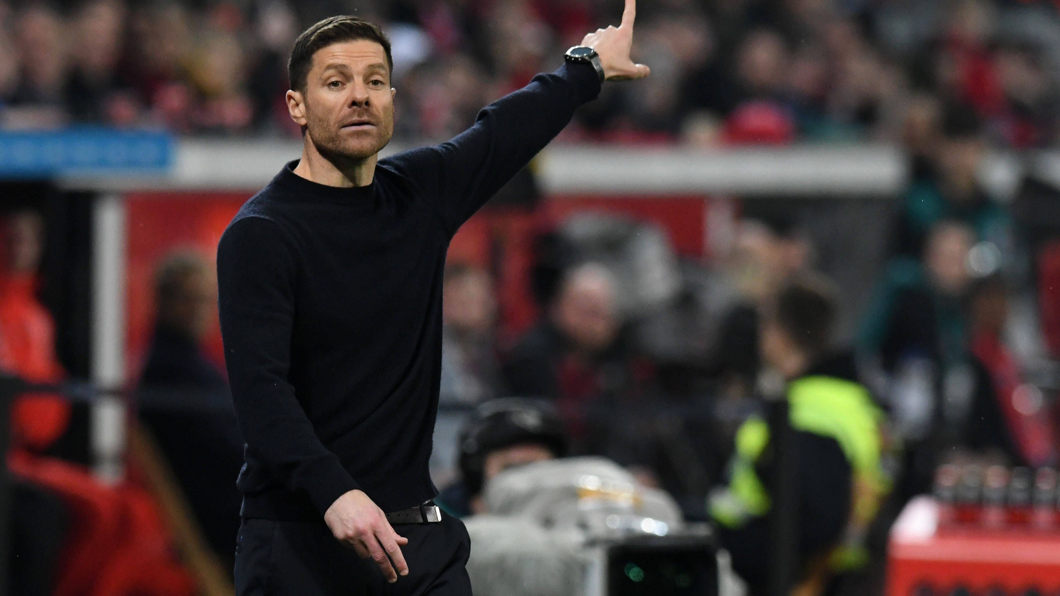 <strong>Platz 4: Xabi Alonso</strong><br><strong>Punkteschnitt:</strong> 2,13<br><strong>Vereine:</strong> Bayer Leverkusen (2022 - jetzt) <br>Der Spanier hat gute Chancen, die Werkself zu ihrem ersten Meistertitel überhaupt zu führen.