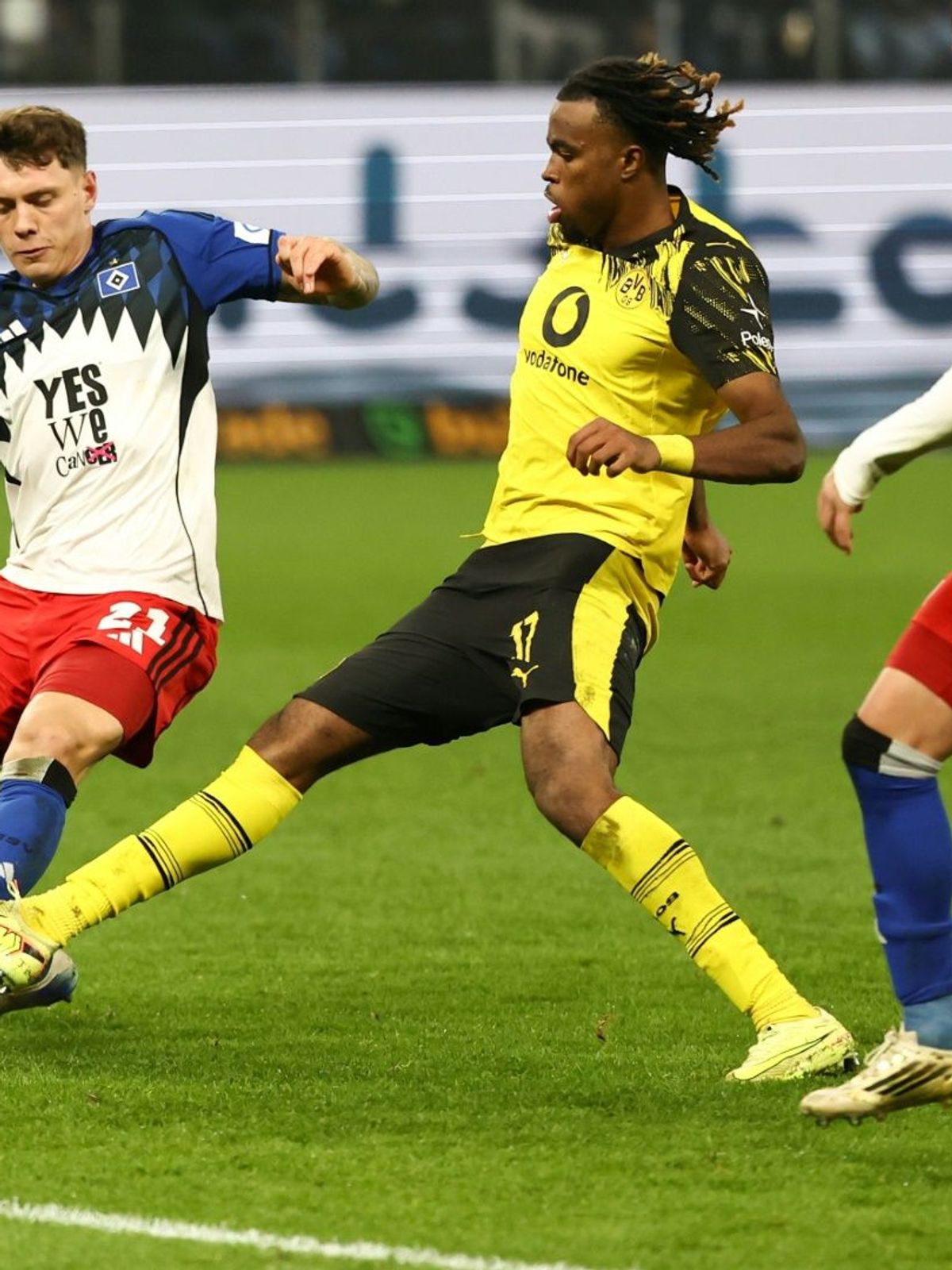 Der BVB und der HSV lieferten sich ein enges Duell