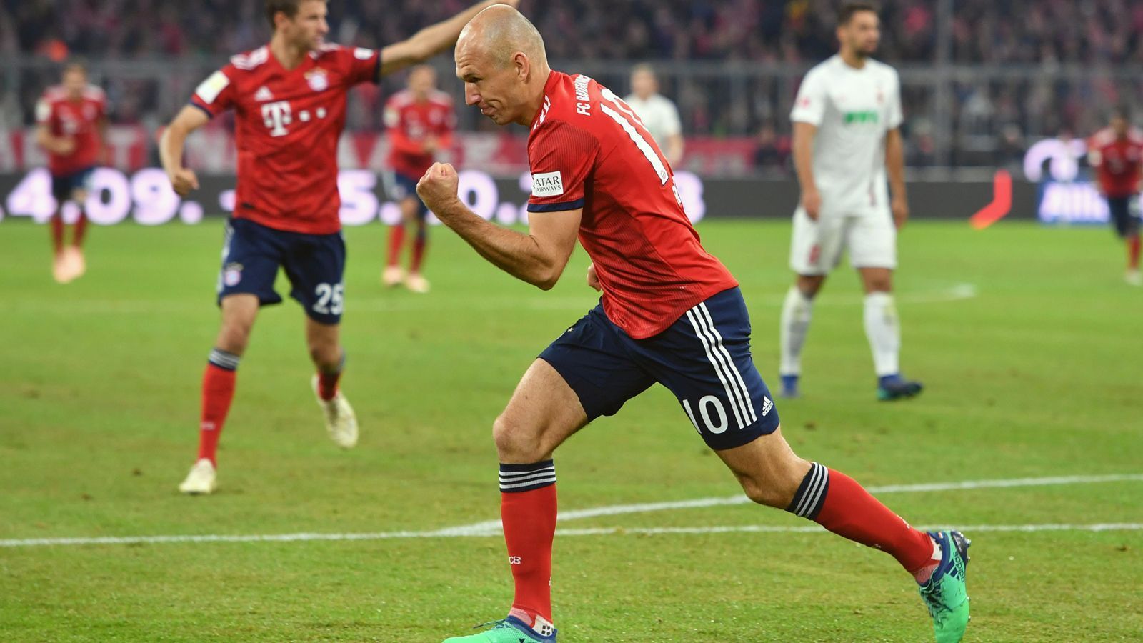 
                <strong>Platz 7 (geteilt): Arjen Robben</strong><br>
                98 Bundesliga-Tore für den FC Bayern MünchenNationalität: Niederlande
              