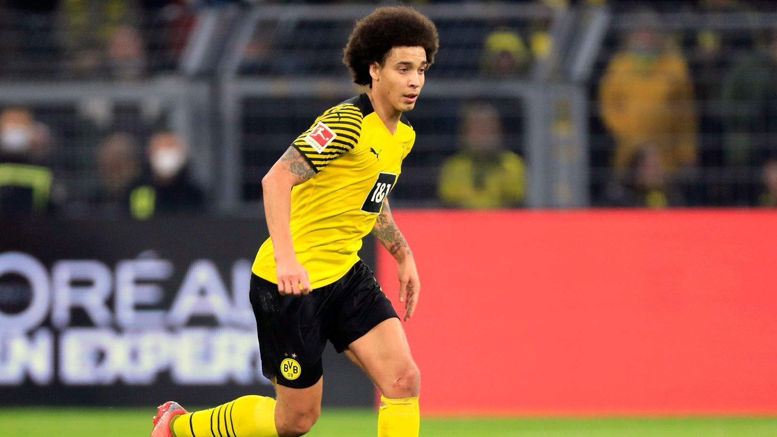 
                <strong>Axel Witsel</strong><br>
                Auch Witsel kam für die letzten Minuten rein, hatte keine Szenen mehr. ran-Note: ohne Bewertung
              