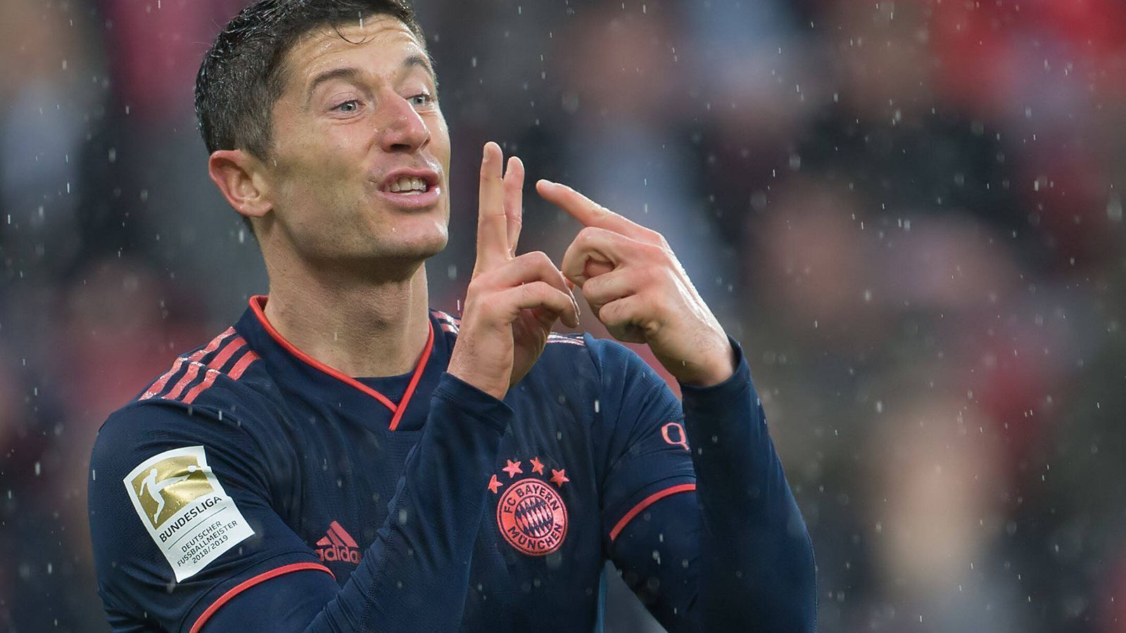 
                <strong>Aktueller Marktwert: Robert Lewandowski</strong><br>
                Der Marktwert von Robert Lewandowski wird derzeit auf 70 Millionen Euro beziffert. (Quelle Transfermarkt.de)
              