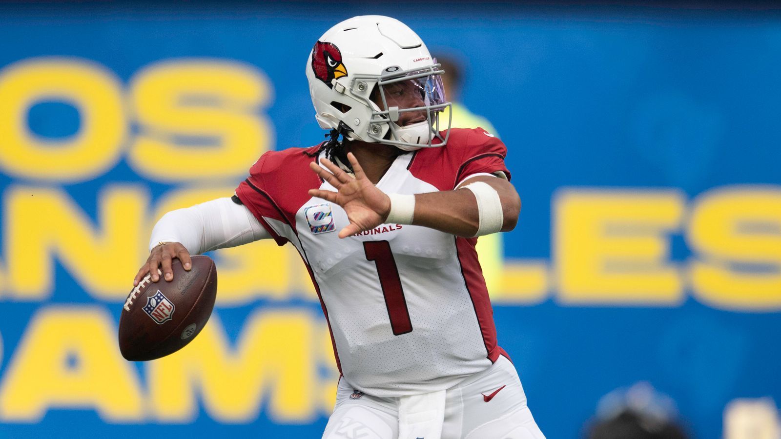 
                <strong>Top: Kyler Murray</strong><br>
                Die Erwartungen an Kyler Murray waren sicher nicht niedrig, aber er hat sie deutlich übertroffen. Der 24 Jahre alte Quarterback der Arizona Cardinals führt eine Offensive an, die bisher in jedem Spiel 31 oder mehr Punkte erzielt hat. In der aktuellen Verfassung ist er ein heißer Kandidat auf den MVP-Titel, denn ...
              