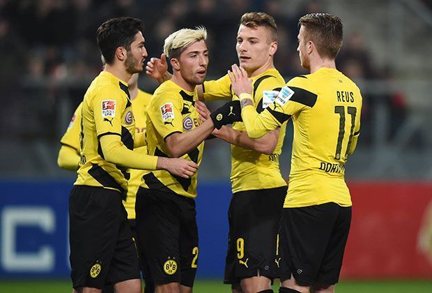 
                <strong>Prognose</strong><br>
                Sollte der BVB seine ersten Spiele gegen Leverkusen und Augsburg gewinnen, drehen die Dortmunder in der Rückrunde groß auf. Durch die Unterstützung der Fans schafft es das Team von Jürgen Klopp sogar noch auf die internationalen Ränge.
              