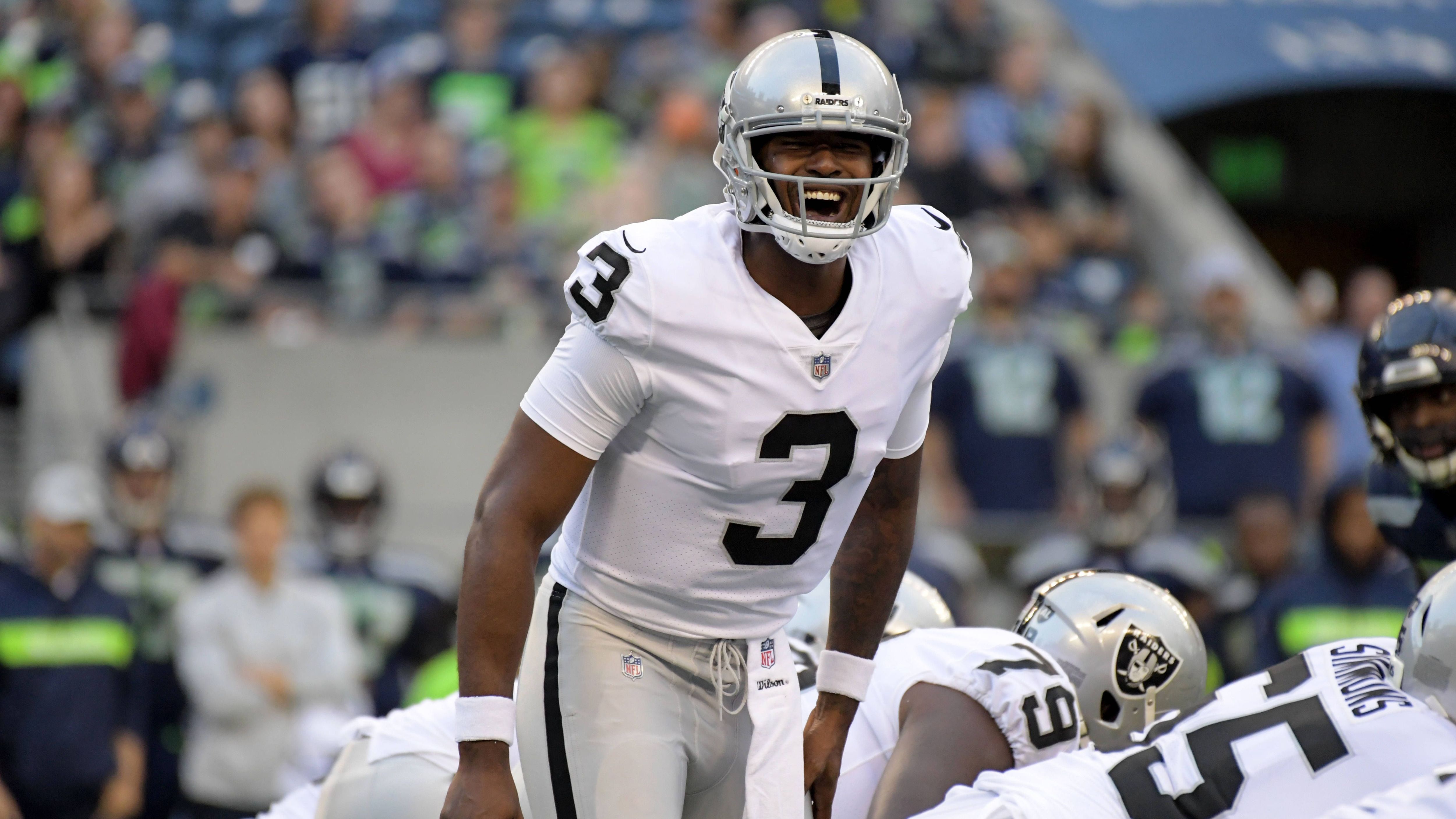 <strong>EJ Manuel</strong><br>Insgesamt wurden 523.700 Aktien im Wert von jeweils 10 Dollar verkauft. Reich sind die Anleger allerdings nicht geworden. Der Erstrunden-Pick aus dem Jahre 2007 war bei den Raiders lange Backup und zählte mit einem Jahresgehalt von 800.000 US-Dollar eher zu den Geringverdienern. Vielleicht hätten die Anleger doch eher Aktien eines Wirtschaftsunternehmens kaufen sollen.