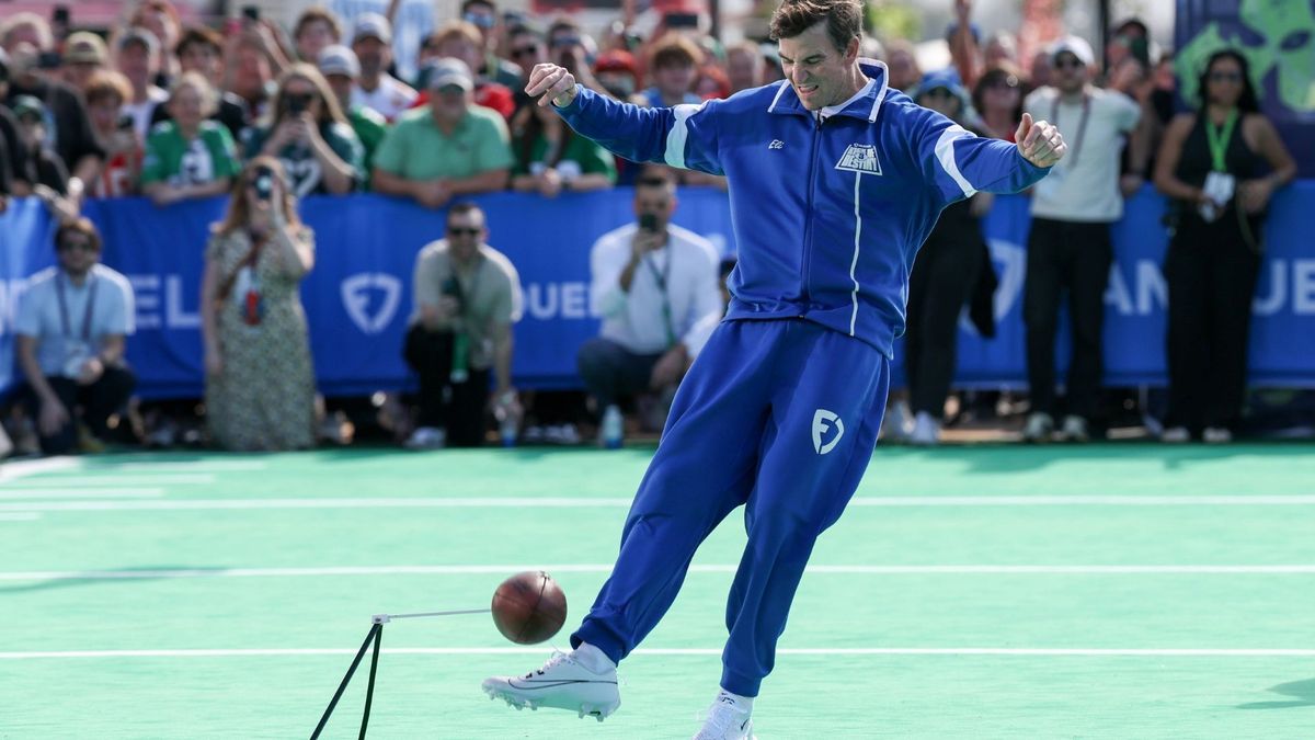 Kann auch selbst kicken: Eli Manning