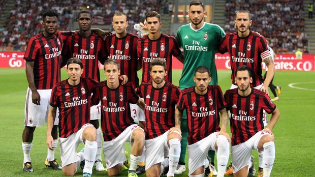 
                <strong>Platz 4 - AC Milan</strong><br>
                Ausgaben im Sommer 2017: 194,5 Millionen EuroTeuerster Neuzugang: Leonardo Bonucci (hi. re.) - 42 Millionen Euro Ablöse (von Juventus Turin)
              