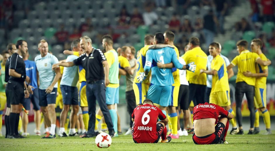 
                <strong>Saison 2017/18: SC Freiburg</strong><br>
                Aus in der QualifikationsrundeGegner: NK Domzale (1:0 und 0:2)
              