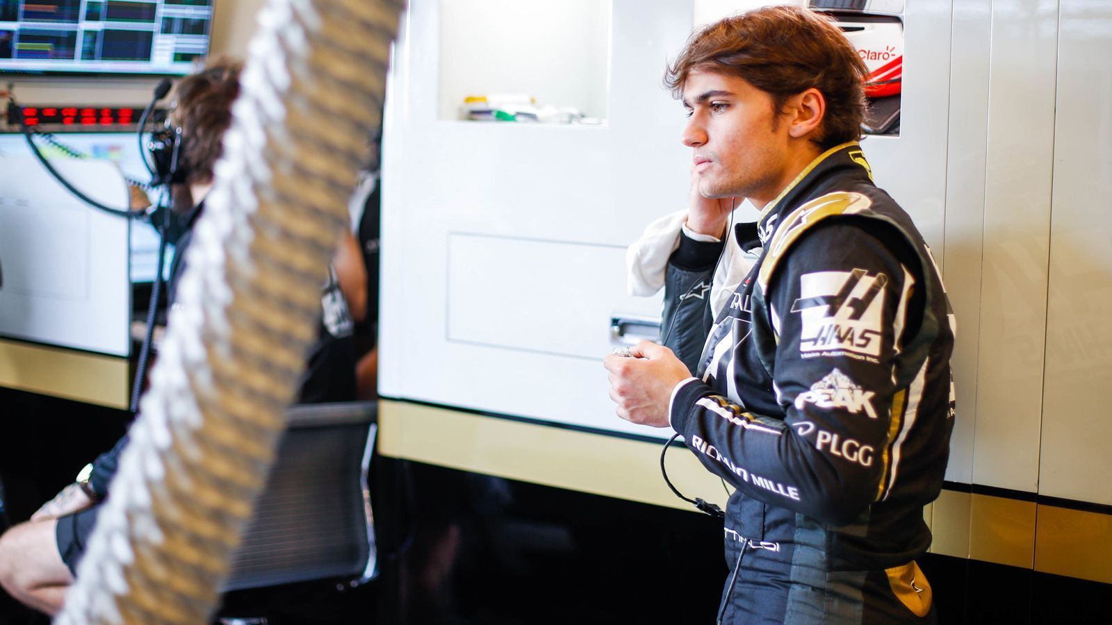 
                <strong>Pietro Fittipaldi</strong><br>
                Sein großer Bruder Pietro ist bereits Testfahrer für das Formel-1-Team von Haas. Im vergangenen Jahr fuhr der 24-Jährige in der DTM, belegte aber lediglich Platz 15 in der Gesamtwertung. In der laufenden Saison ist er in der Asiatischen Formel 3 unterwegs. 2018 fuhr er sechs Rennen in der populären IndyCar Series. Platz neun war dort sein bestes Ergebnis.        
              