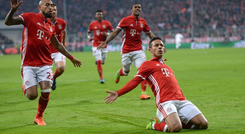 
                <strong>FC Bayern München</strong><br>
                Was für ein furioser Königsklassen-Abend für den FC Bayern München: Arsenal mit 5:1 zerlegt, mit mehr als einem Bein im Viertelfinale und zudem einen neuen Heimspiel-Rekord aufgestellt. Die Münchner gewannen ihre vergangenen 16 Heimspiele in der Champions League und das mit einem sensationellen Torverhältnis von 58:9! In ihrer Festung Allianz Arena stellen die Bayern mit den Toren zwischen der 53. und 63. Minute zudem eine weitere besondere Bestmarke auf. Denn drei Tore in elf Minuten hat zuvor noch keine andere Mannschaft in der Champions League gegen ein englisches Team geschossen.
              