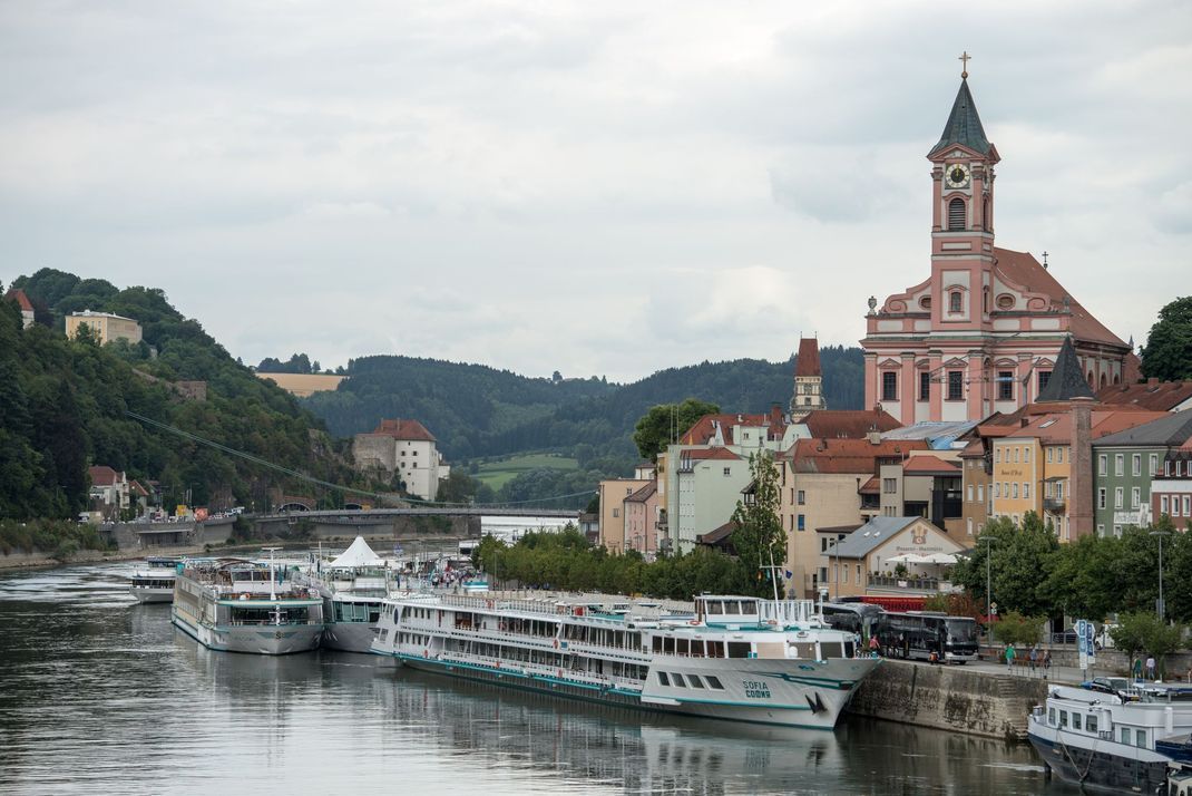 Ein Schubboot ist bei Passau auf den Grund der Donau gesunken. (Symbolbild)