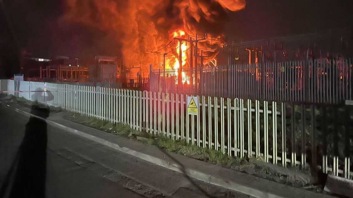 Brand in der Nähe vom Londoner Flughafen Heathrow