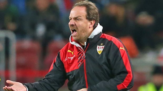 
                <strong>Alexander Zorniger (VfB Stuttgart)</strong><br>
                Alexander Zorniger (VfB Stuttgart): Der impulsive Coach sollte und wollte die Schwaben mit bedingungslosem Pressing revolutionieren. Doch das Experiment ging gehörig nach hinten los. Zorniger wurde bereits Ende November 2015 wieder entlassen als die Stuttgarter zwar schön und offensiv, aber ebenso erfolglos spielten. Das letzte Spiel unter seiner Leitung war eine 0:4-Heimpleite gegen Augsburg. 
              