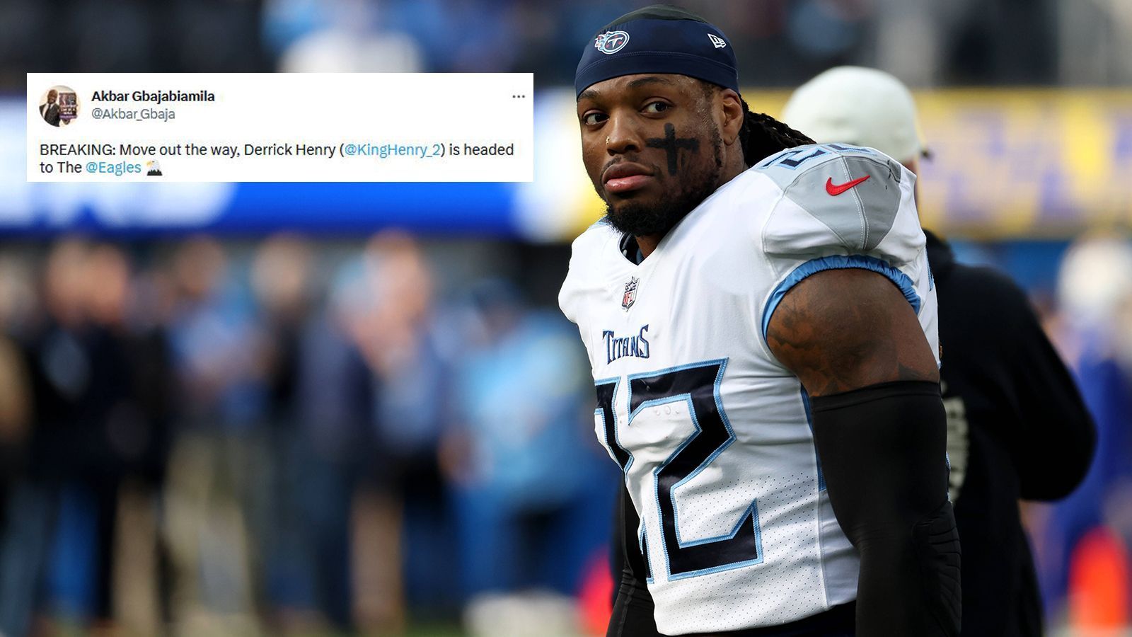 
                <strong>Henry vor Trade zu den Eagles? Ex-NFL-Profi sorgt mit Tweet für Aufsehen</strong><br>
                Dass die Zeit von Derrick Henry bei den Tennessee Titans in dieser Offseason zu Ende gehen könnte, ist keine Neuigkeit. Eine wirkliche Fährte zu einem möglichen neuen Team des 29-Jährigen gab es bisher allerdings nicht. Für Aufsehen sorgt nun aber ein Tweet von Akbar Gbajabiamila. Der ehemalige NFL-Spieler ist derzeit Moderator der US-amerikanischen Version von "Ninja Warrior". Seinem Tweet zufolge befinden sich die Philadelphia Eagles kurz davor, den Running Back per Trade nach "Philly" zu holen. Zwar ist Gbajabiamila nicht dafür bekannt, dass er bahnbrechende Information in der NFL als erstes veröffentlicht, allerdings steht er bei der gleichen Agentur wie Henry unter Vertrag und könnte somit Insider-Informationen besitzen. Zudem war er in der Vergangenheit als NFL-Reporter tätig und dürfte deshalb noch einige Kontakte zu ehemaligen Kollegen haben.
              