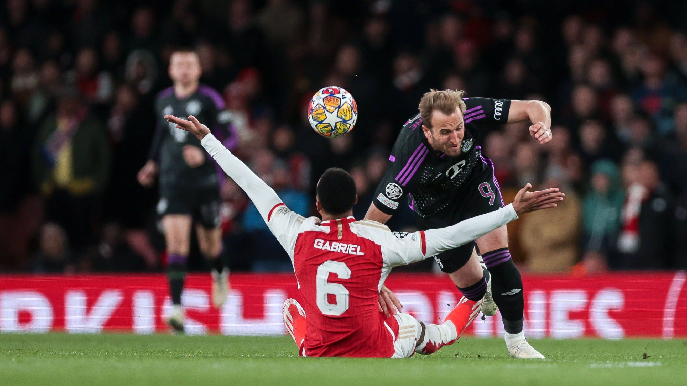 <strong>The Telegraph (England)</strong><br>"Das Glück begünstigt die Mutigen. Und die Glückspilze. So hofft zumindest Arsenal."