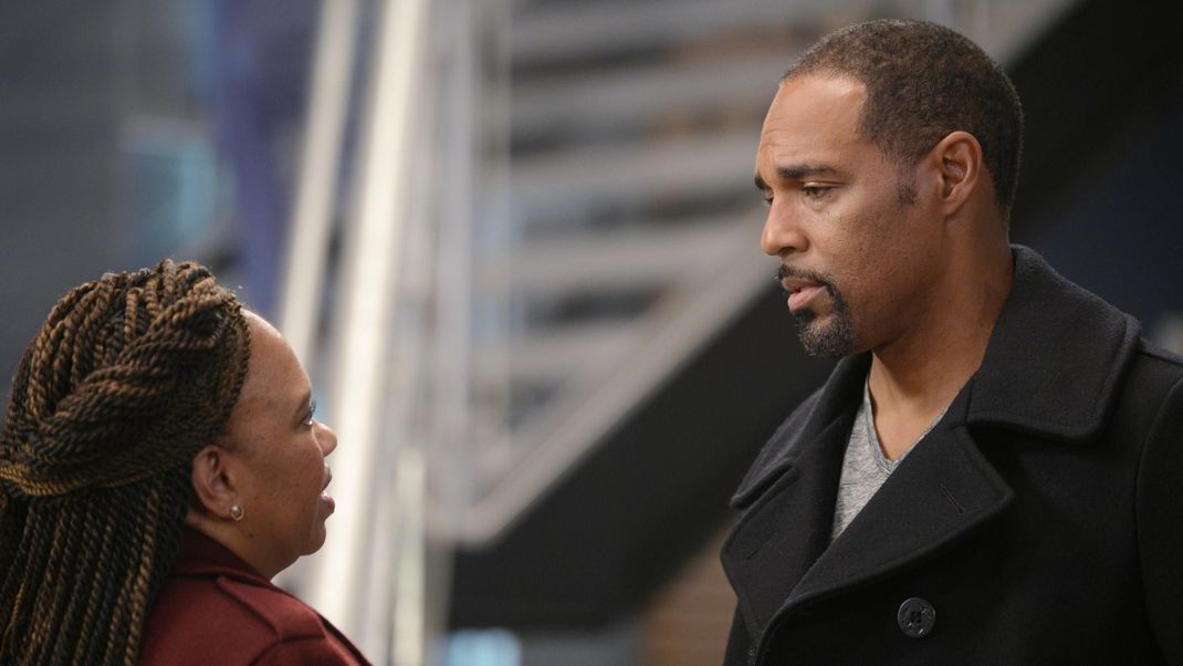 Dr. Miranda Bailey (Chandra Wilson, l.) und Dr. Ben Warren (Jason George, r.) in "Grey's Anatomy".