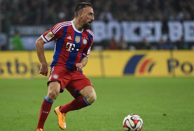 
                <strong>Franck Ribery</strong><br>
                Auch Franck Ribery spielte eine berauschende Saison, schaffte es mit den Bayern ins Halbfinale der Champions League. Bei der WM konnte der Franzose aufgrund von anhaltenden Rückenschmerzen sein Können leider nicht zeigen.
              