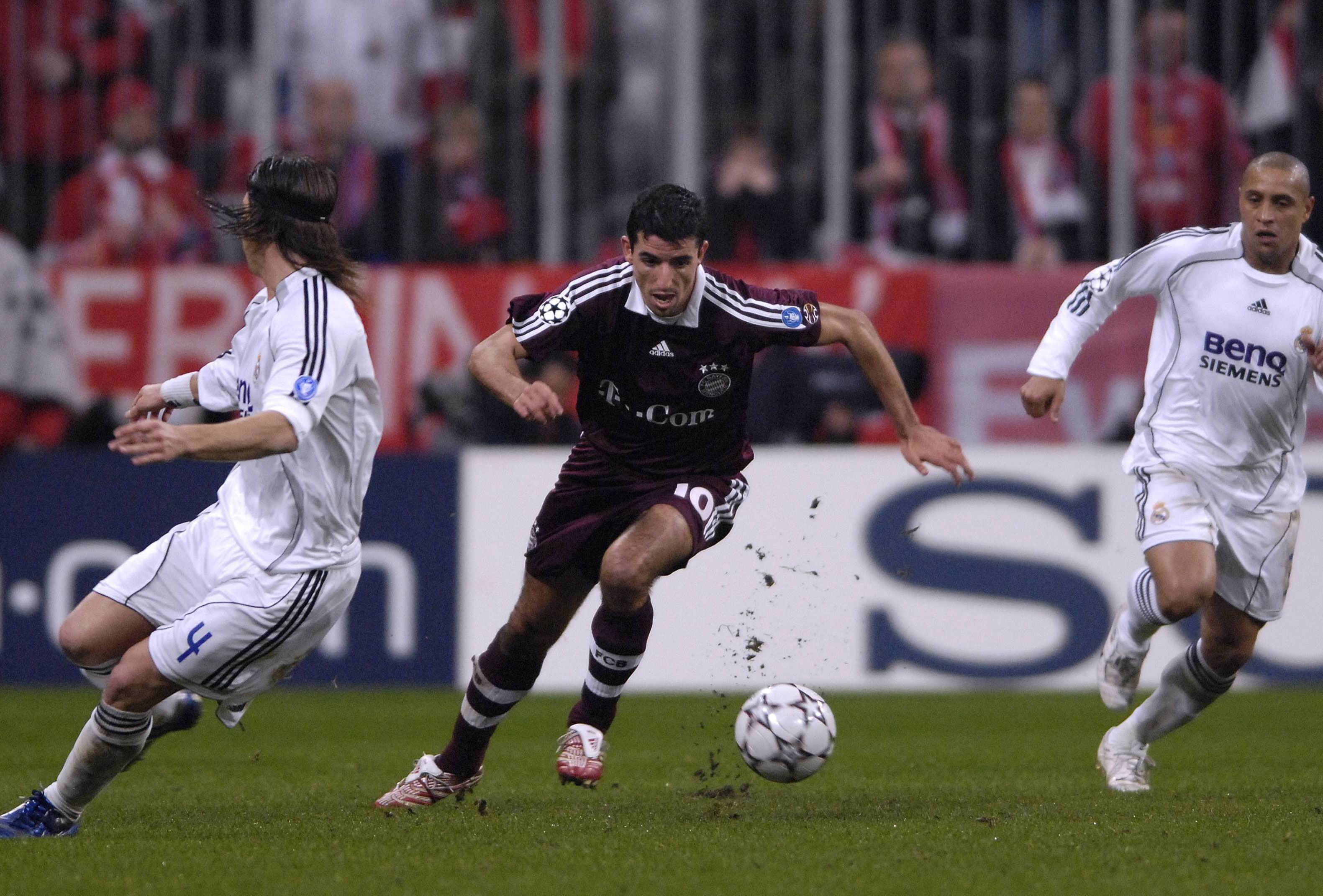 
                <strong>Die Zahlen und Fakten rund ums Stadion</strong><br>
                Am 7. März 2007 brauchte Roy Makaay nur 10,12 Sekunden um gegen Real Madrid einen Treffer zu erzielen. Das ist bis dato das schnellste Tor in einem Jahrzehnt Allianz Arena. Übrigens gab es bisher nur elf Mal ein 0:0. Tore sind also in München fast garantiert.
              