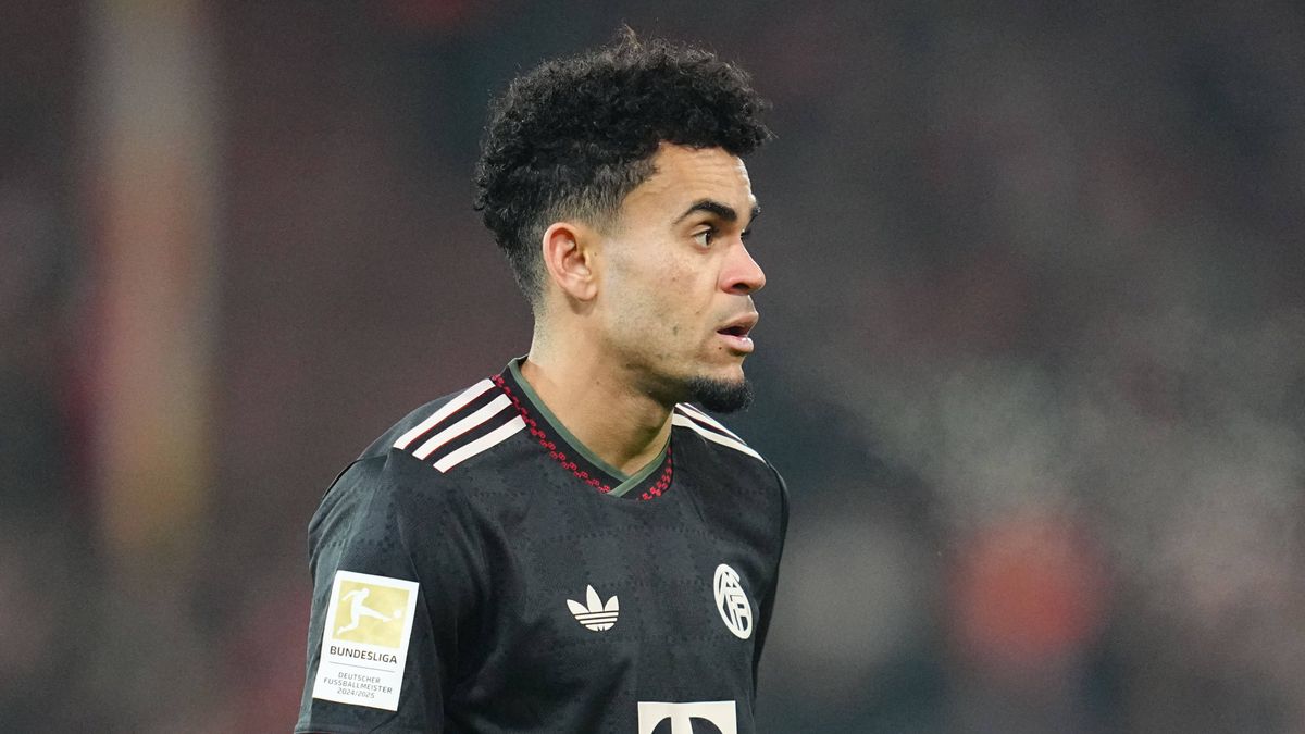 Luis Diaz (Bayern Munich) schaut waehrend des Spiels der 1. FC Union Berlin und FC Bayern München, Stadium An der Alten Försterei am 08. November 2025 in Berlin, Deutschland. (Foto von Ulrik Peders...