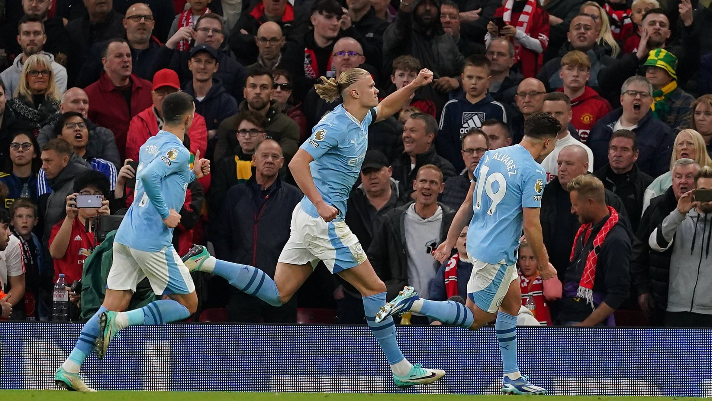 <strong>Men's Club of the Year: Männer-Team des Jahres</strong><br>Manchester City gewann in 2023 das Triple. Wenig überraschend wird die Mannschaft von Trainer Pep Guardiola als bestes Team des Jahres ausgezeichnet.