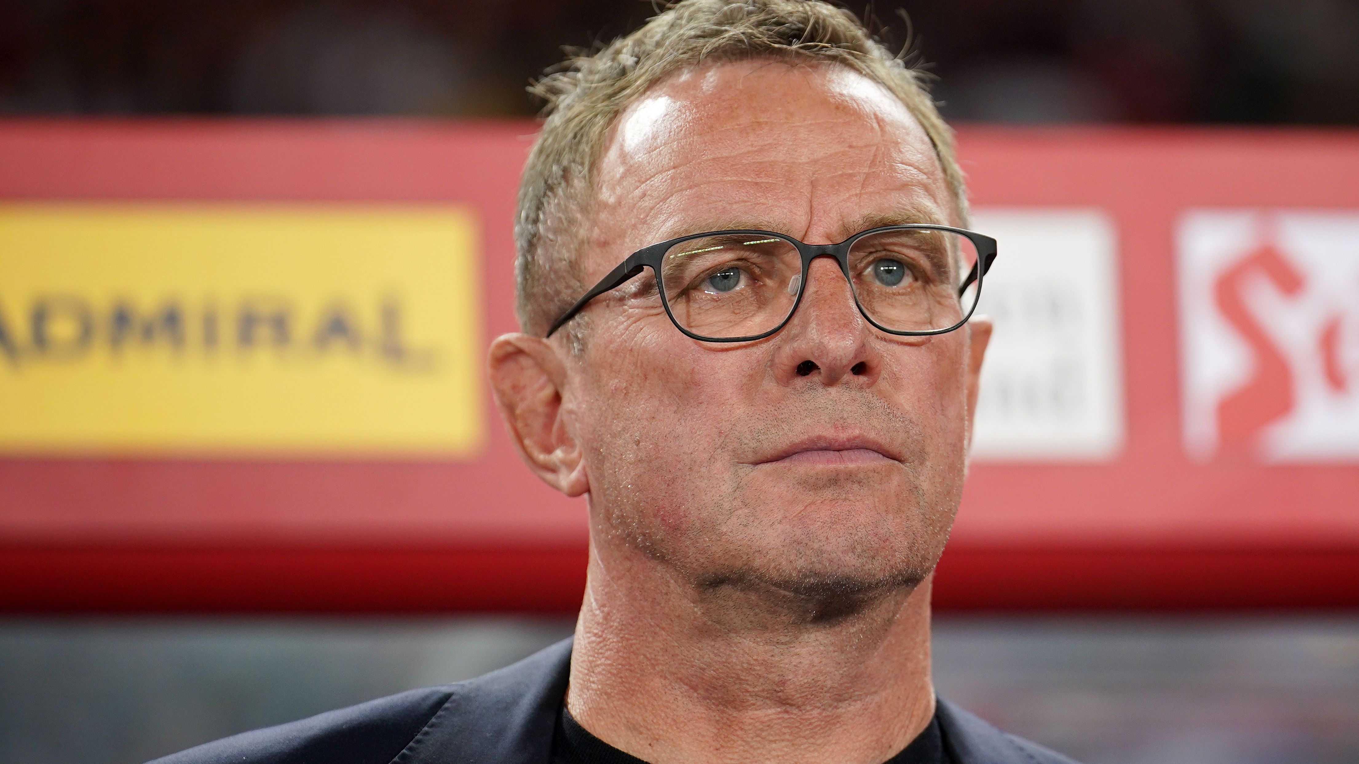 <strong>Kontra: Ralf Rangnick (Österreich)</strong><br>"Sky" berichtet, dass an der Säbener Straße zwar über Rangnick diskutiert wurde, er aber nicht mehr in der engeren Auswahl sei. Schon 2019 hatten sich die Bayern gegen eine Verpflichtung des früheren Leipzig-Trainers ausgesprochen und holten stattdessen Niko Kovac. Auch, weil Rangnick als Trainer sehr viel Kompetenzen beansprucht. Es ist fraglich, ob die Bayern-Führung bereit ist, ihm diese zuzugestehen.