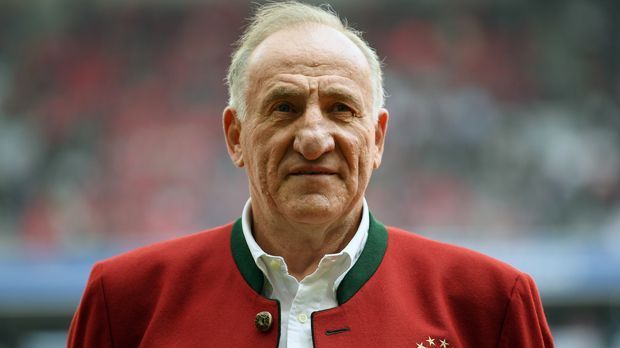 
                <strong>Georg Schwarzenbeck</strong><br>
                Profi beim FC Bayern: von 1966 bis 1980Pflichtspiele (Tore): 520 (28)Erfolge mit dem FC Bayern: 5x Deutscher Meister, 3x DFB-Pokalsieger, 3x Europapokal-Sieger der Landesmeister
              