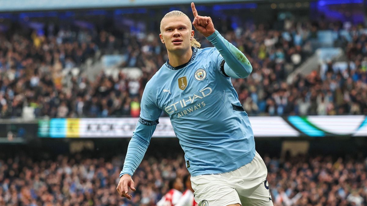 Premier League Manchester City v Arsenal Erling Haaland of Manchester City celebrates his goal to make it 1-0 during the Premier League match Manchester City vs Arsenal at Etihad Stadium, Mancheste...