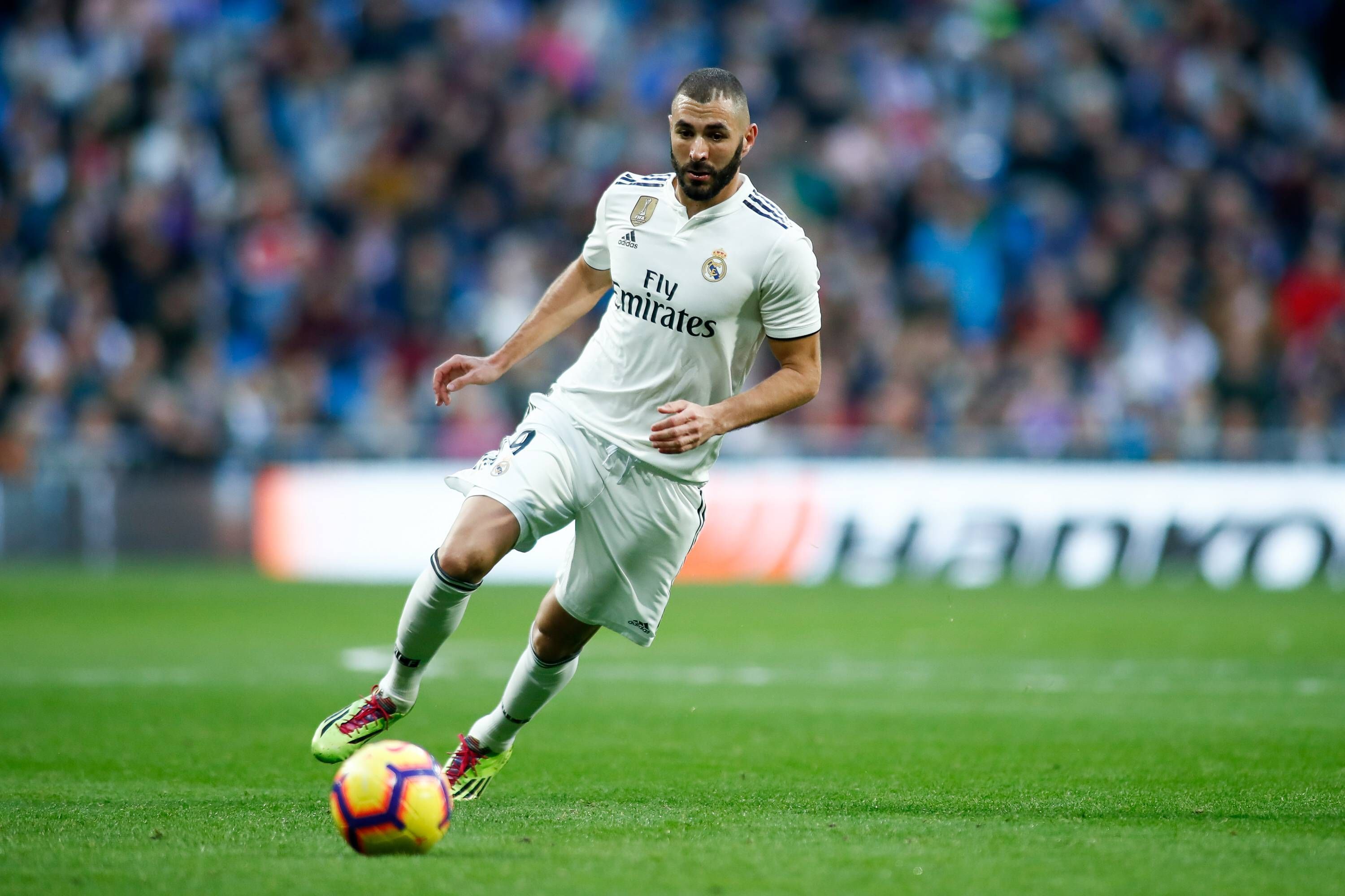 
                <strong>Karim Benzema</strong><br>
                Brutto-Jahresgehalt: angeblich 8,9 Millionen Euro, Vertrag bis 2021.
              