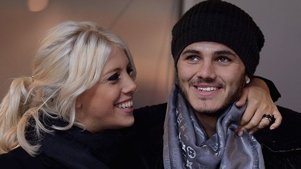 
                <strong>Wanda Nara und Mauro Icardi</strong><br>
                ... spannte Icardi seinem Kumpel wohl die Frau aus. Nara erklärte in einem Interview mit "People Magazine", dass sie Lopez verlassen hätte, weil sie lange Zeit ohne Sex auskommen musste. Ein feiner Schachzug des Inter-Kapitäns war es dennoch nicht. Man kann den Ärger des ehemaligen Barca-Stürmers Lopez durchaus verstehen. Doch damit nicht genug ...
              