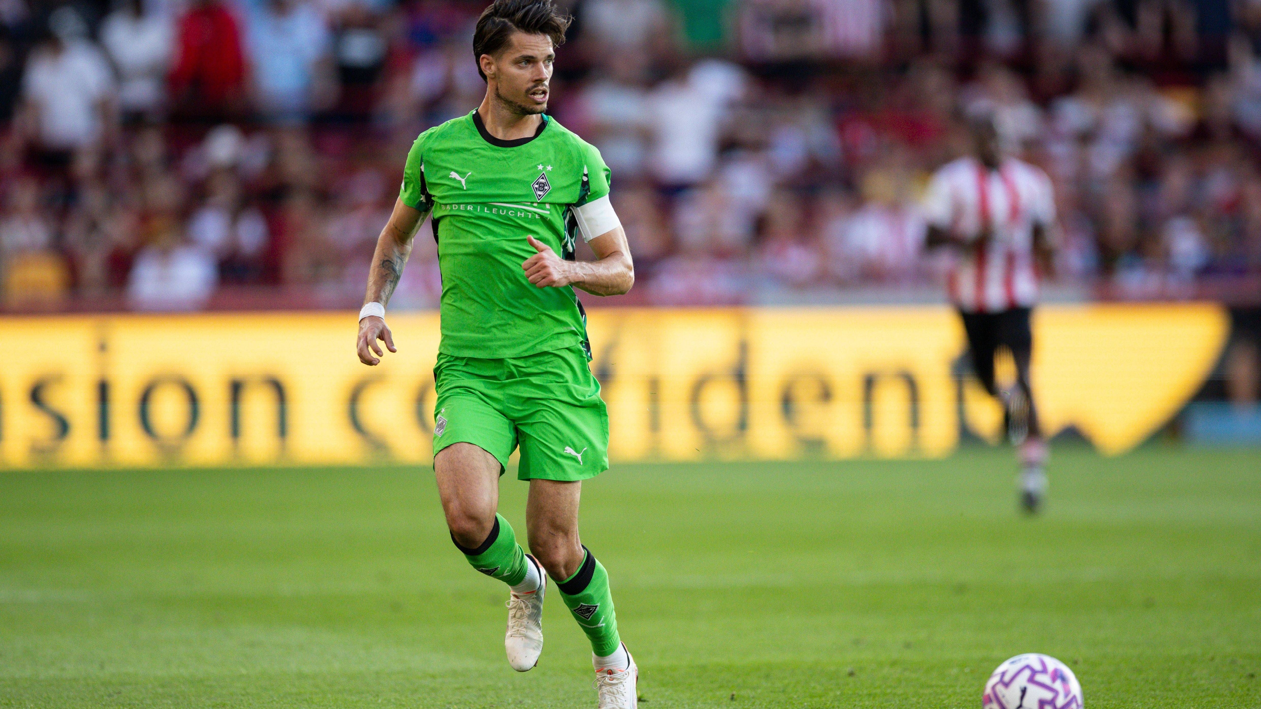 <strong>Julian Weigl (Borussia Mönchengladbach)</strong><br>Demzufolge sei nicht nur Weigl grundsätzlich bereit für diesen Schritt, auch die Borussia soll dem Mittelfeldspieler bei einem entsprechenden Angebot keine Steine in den Weg legen wollen. Das aber hörte sich bei Roland Virkus noch etwas anders an. "Wir wollen Julian nicht abgeben", sagte der Sportchef der&nbsp;"Rheinischen Post".