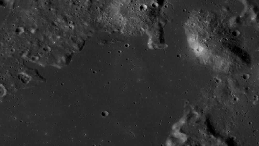 Die Lande-Fähre soll auf der erdzugewandten Mondseite im Sinus Viscositatis, der "Bucht der Klebrigkeit" aufsetzen.