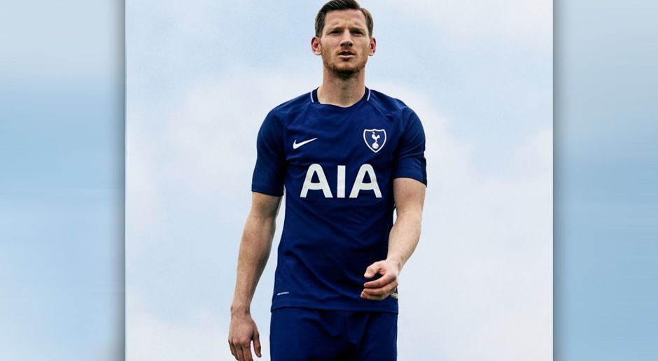 
                <strong>Tottenham Hotspur - Auswärtstrikot 2017/2018</strong><br>
                ... sondern auch das Auswärtsjersey für die Saison 2017/2018. Nike-Präsident Trevor Edwards über die neue Partnerschaft gegenüber der "Daily Mail": "Die Partnerschaft erlaubt es Nike Football den Fokus auf London zu forcieren, mit einer extrem leidenschaftlichen Fanbase eine Verbindung herzustellen und deren Wachstum rund um den Globus weiter voran zu treiben."
              