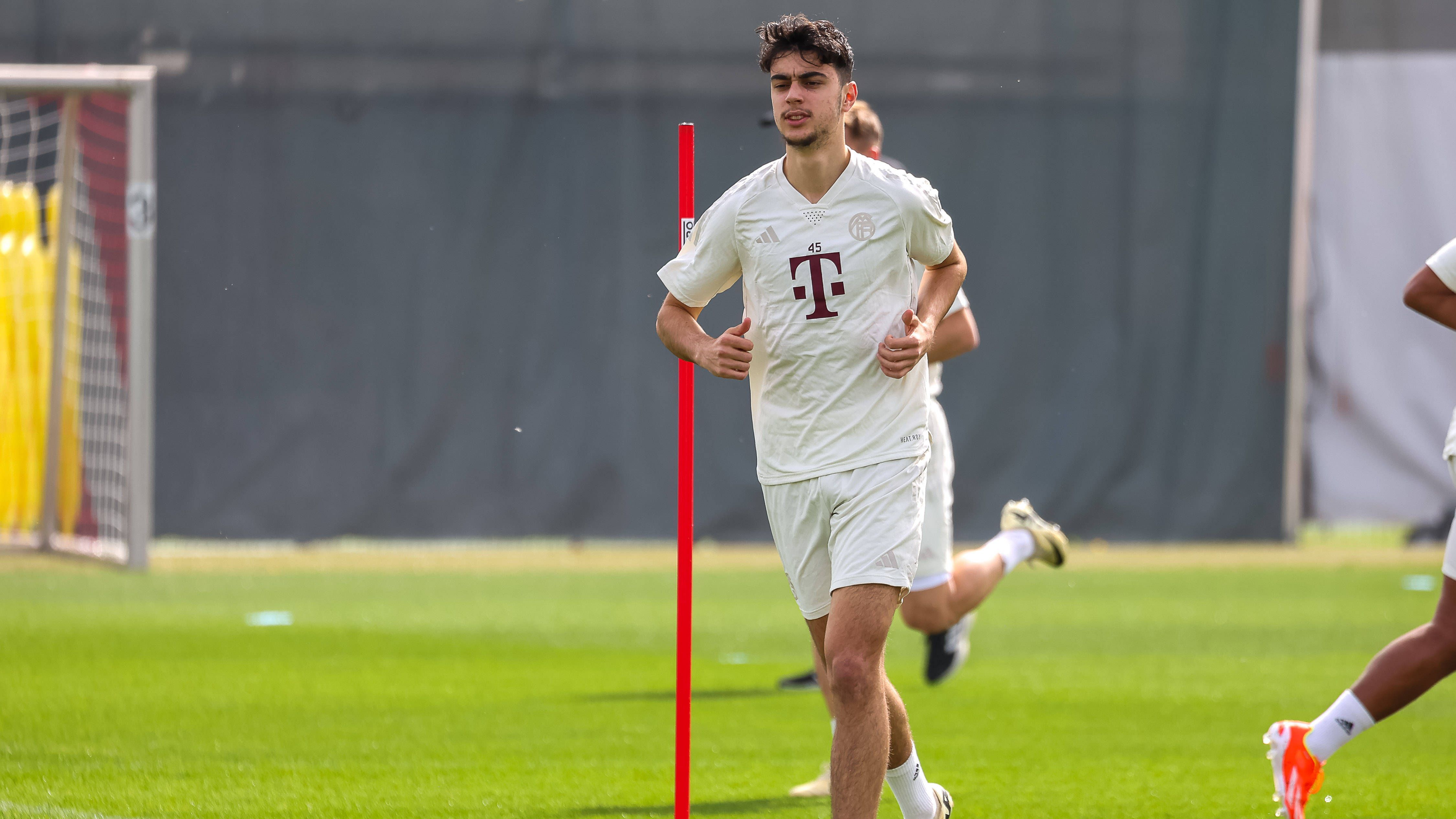 <strong>Aleksandar Pavlovic (21 Tage verletzt, 3 verpasste Spieler)</strong><br>Auch der Shootingstar des FC Bayern bleibt nicht vom Verletzungspech verschont. Hüftprobleme sowie eine Mandelentzündung setzten ihn außer Gefecht.