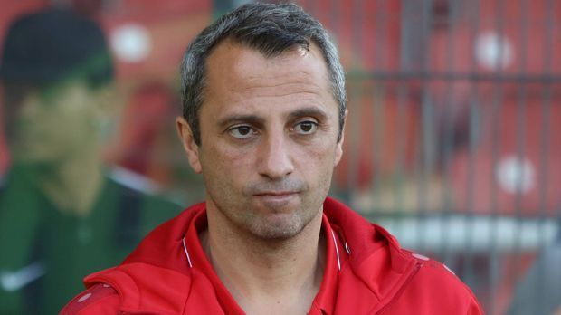
                <strong>Iraklis Metaxas (2001)</strong><br>
                Ebenfalls einer der Besten 2001. Die ganz große Karriere blieb aus, er trainiert heute in der Jugend von Bayer Leverkusen.
              