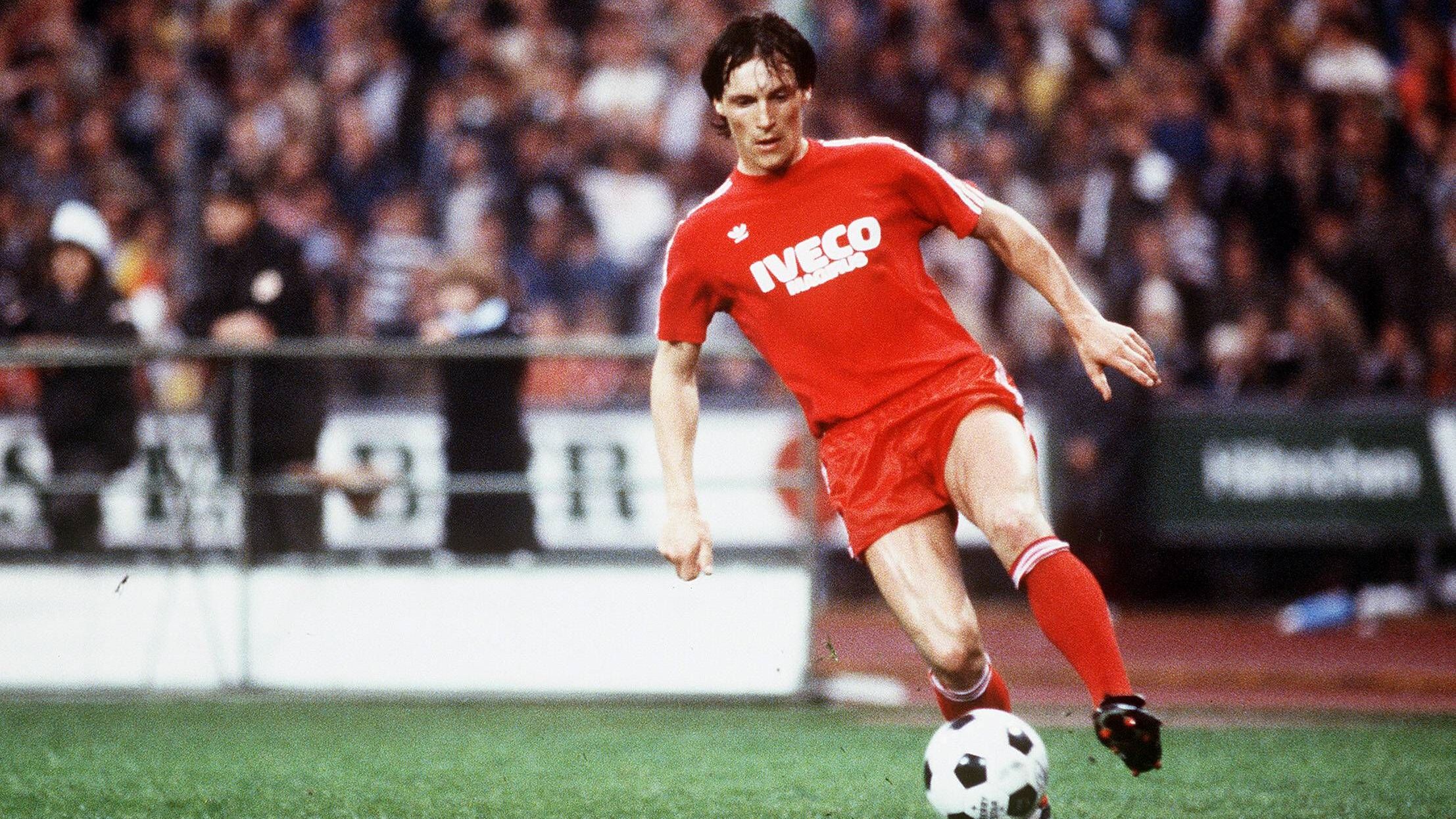 <strong>Island: Asgeir Sigurvinsson (von Juli 1981 bis Juli 1982 im Verein)</strong><br><strong>Pflichtspiel-Einsätze:</strong> 25<br><strong>Pflichtspiel-Tore:</strong> eines