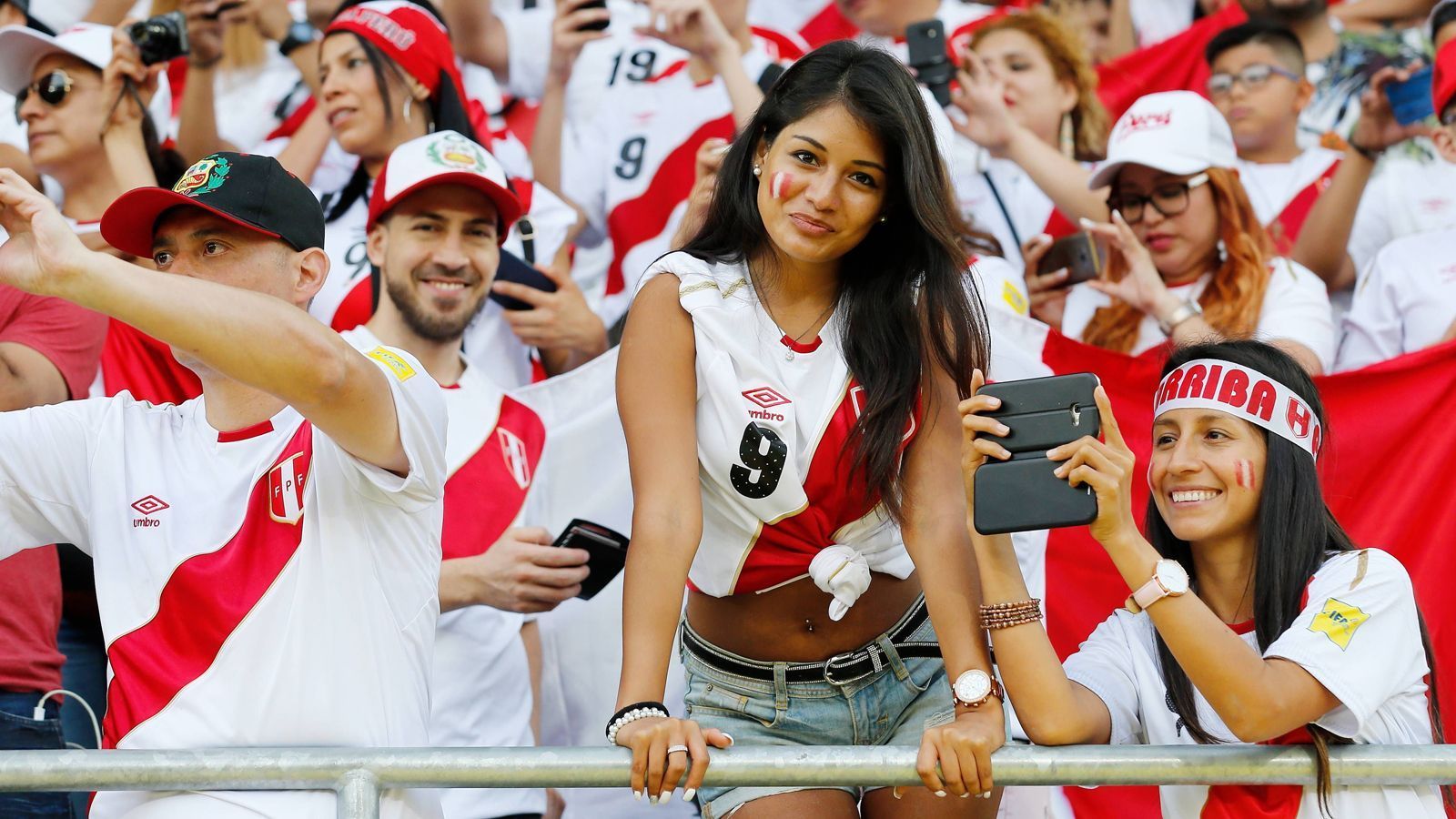 
                <strong>8. Platz: Peru (43.583 Tickets)</strong><br>
                36 Jahre lang musste Peru auf eine WM-Teilnahme warten. Kein Wunder, dass die Fans sich das nicht entgehen lassen wollen.
              