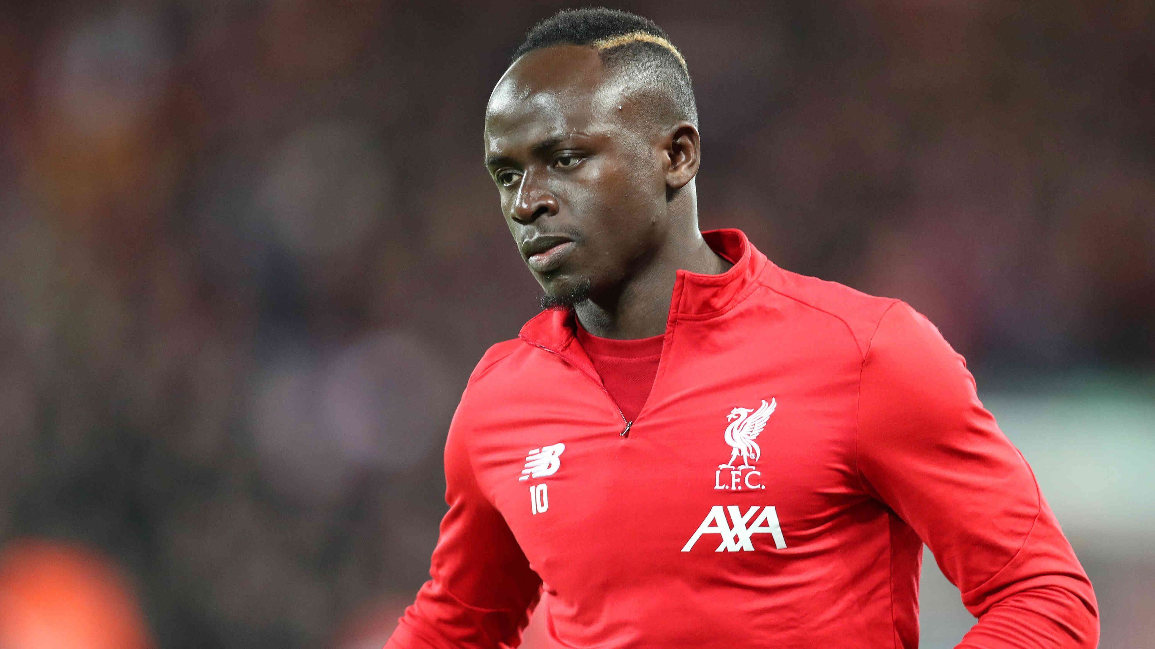 
                <strong>Sadio Mane ( FC Liverpool) </strong><br>
                Hartnäckig hält sich beim Senegalesen das Gerücht, das ihn mit einem Wechsel zu Real Madrid in Verbindung bringt. Doch lassen die Reds wirklich einen ihrer absoluten Schlüsselspieler ziehen? 
              
