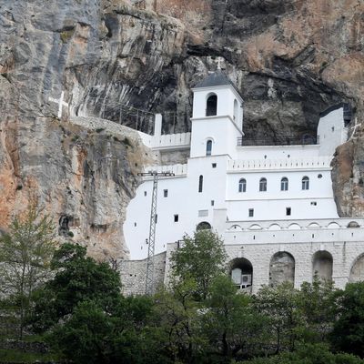 Kloster Ostrog in Nikšić - nur 28 Kilometer vom Epizentrum entfernt