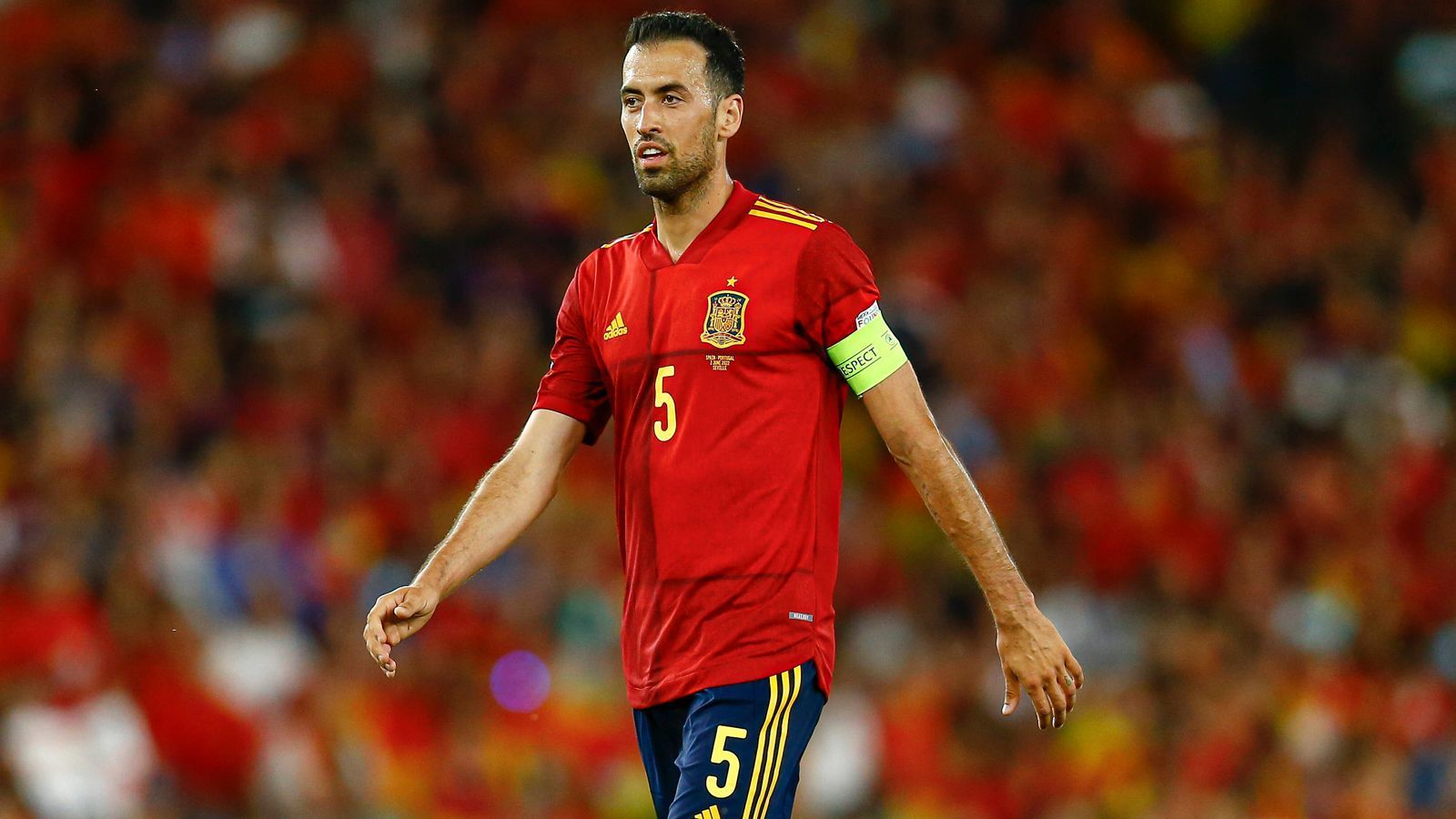 
                <strong>Spanien: Sergio Busquets - Gruppe E</strong><br>
                &#x2022; Aktueller Verein: FC Barcelona<br>&#x2022; Länderspiele: 139<br>&#x2022; Vorgänger bei der WM 2018: Sergio Ramos<br>
              