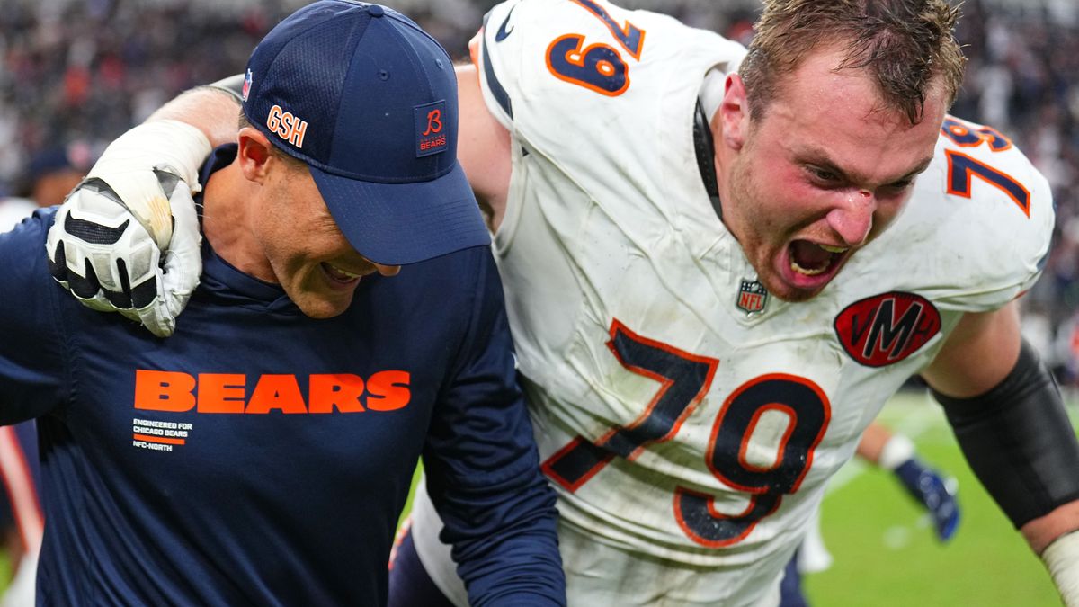 Chicago Bears v Las Vegas Raiders