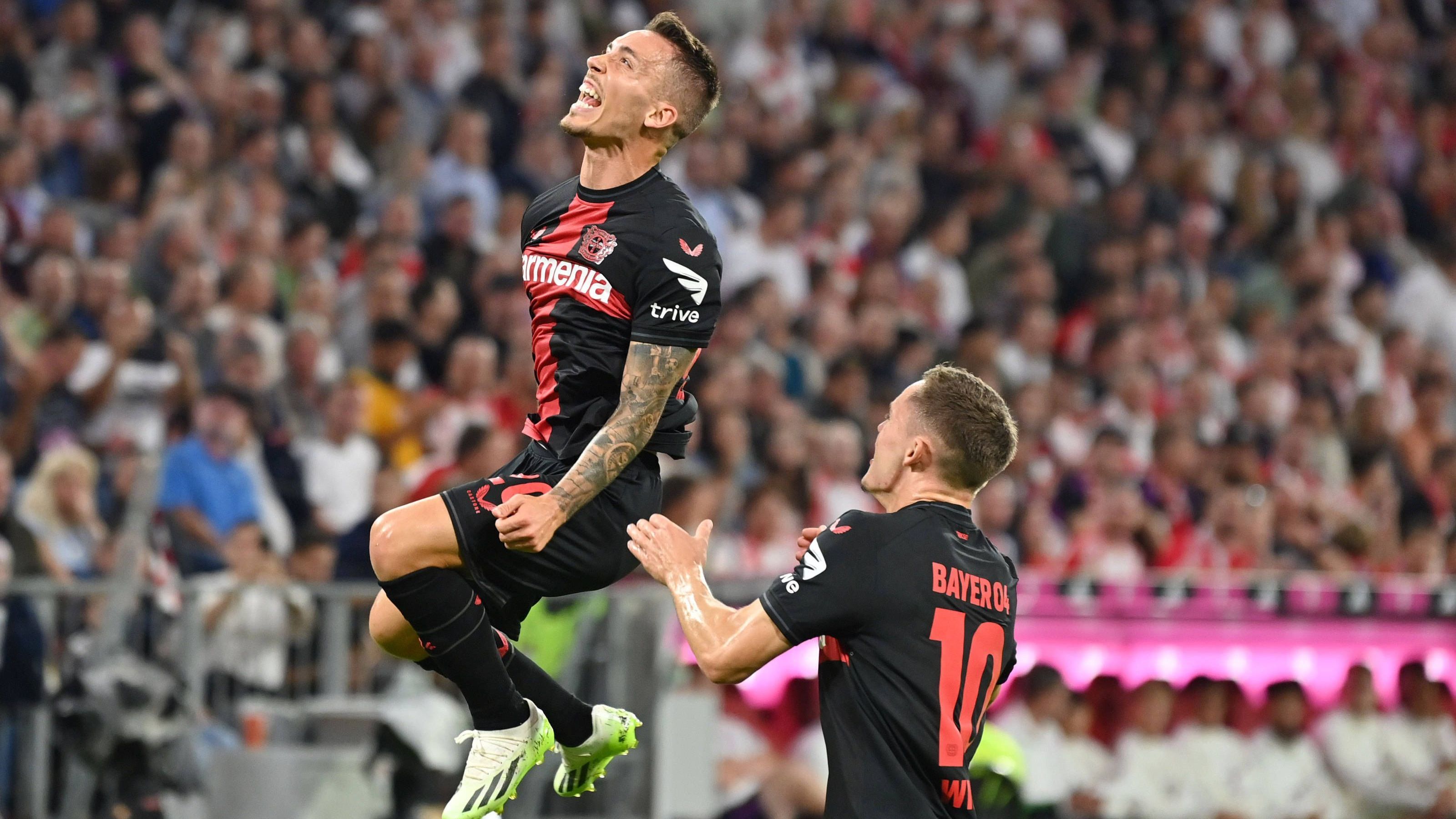 <strong>Alejandro Grimaldo</strong><br>Für den bis dahin unauffälligen Linksverteidiger beginnt die Partie gefühlt erst in der 24. Minute. Da holt er zunächst einen Freistoß gegen Müller heraus und verwandelt diesen dann auch überragend zum zwischenzeitlichen 1:1-Ausgleich rechts in den Winkel. Zudem agiert der Spanier sehr zweikampf- und passstark. <strong><em>ran</em>-Note: 2</strong>