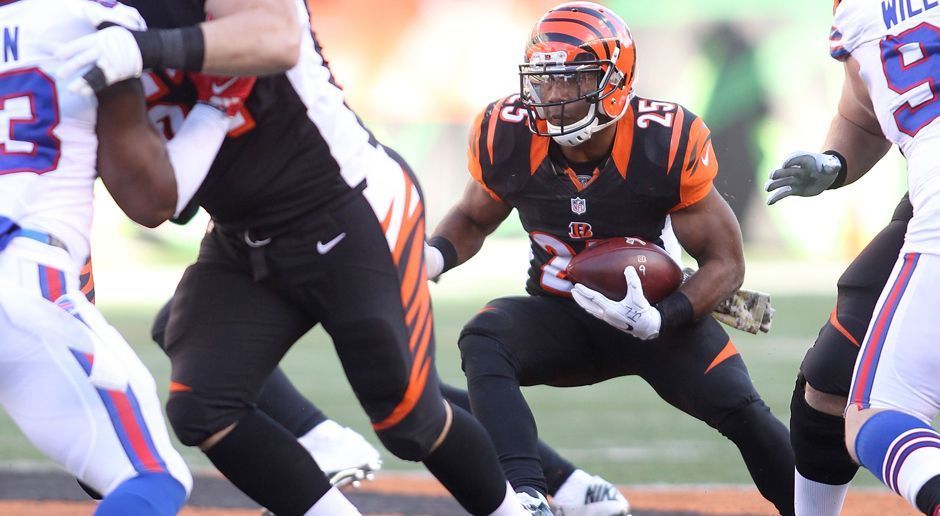
                <strong>Giovani Bernard (Running Back, Cincinnati Bengals)</strong><br>
                ... für Giovani Bernard ist die Saison ebenfalls beendet. Der Bengals-Running-Back musste den Rasen gegen die Bills mit einem Kreuzbandriss verlassen. Wenn's einmal nicht läuft ...
              