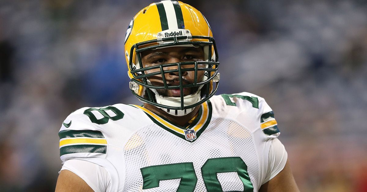 
                <strong>Green Bay Packers: Derek Sherrod (Offensive Tackle, 32. Pick 2011)</strong><br>
                Die Karriere des Offensive Tackles war von Verletzungen überschattet. So startete Sherrod nur ein Spiel in vier Jahren und ist seit 2015 nicht mehr in der NFL aktiv.
              