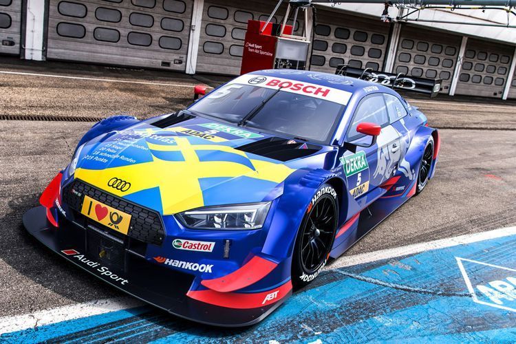 
                <strong>Titel, Abt-Ehe, Pappnasen: Die DTM-Karriere von Mattias Ekström</strong><br>
                Ekströms Markenzeichen über die Jahre: das Red-Bull-Design. Auch beim Abschiedswochenende in Hockenheim wird er für Abt fahren, mit einem speziellen Branding des Getränkeherstellers. "Es ist großartig, dass Audi mir das ermöglicht. Nach 17 tollen Jahren war es eine unheimlich schwere Entscheidung, nicht mehr in der DTM zu starten. Der Tag der Verkündung war einer der emotionalsten meiner ganzen Karriere. Ich bin sicher, dass es auch in Hockenheim jede Menge Gänsehaut-Momente geben wird. Ich freue mich schon jetzt megamäßig darauf", so Ekström.
              